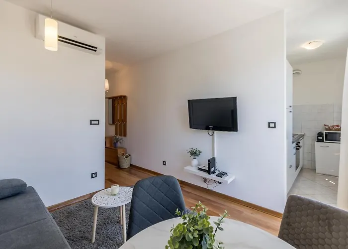 Апартаменты Karoglan Сплит